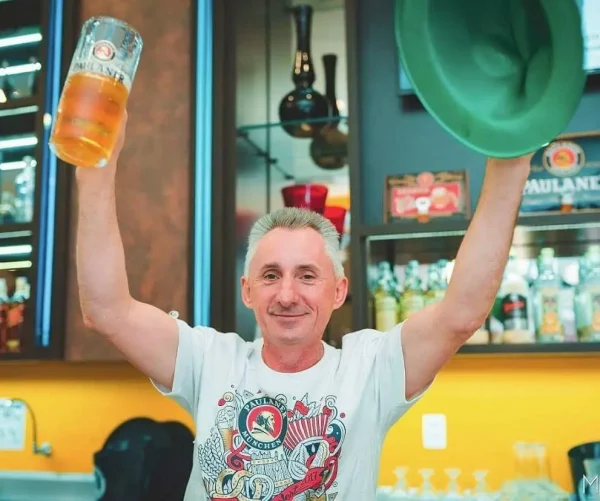 ‘Oktoberfest in Bar’ tem shows e cardápio alemão