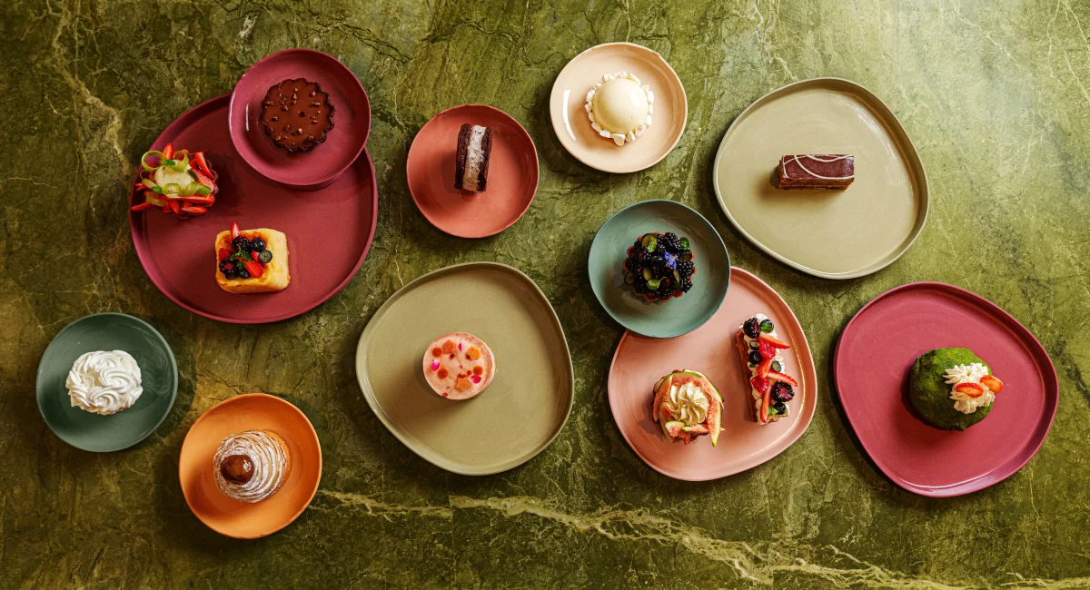 Cafeteria une confeitaria e arte feita por mulheres