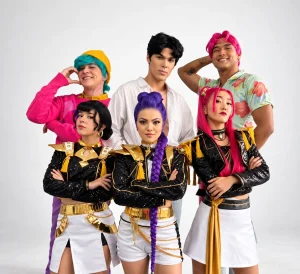 Guerreiras do K-Pop e Saja Boys fazem show grátis