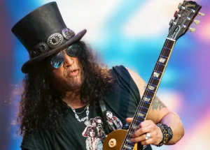 slash-myles-kennedy-the-conspirators-brasil-2027